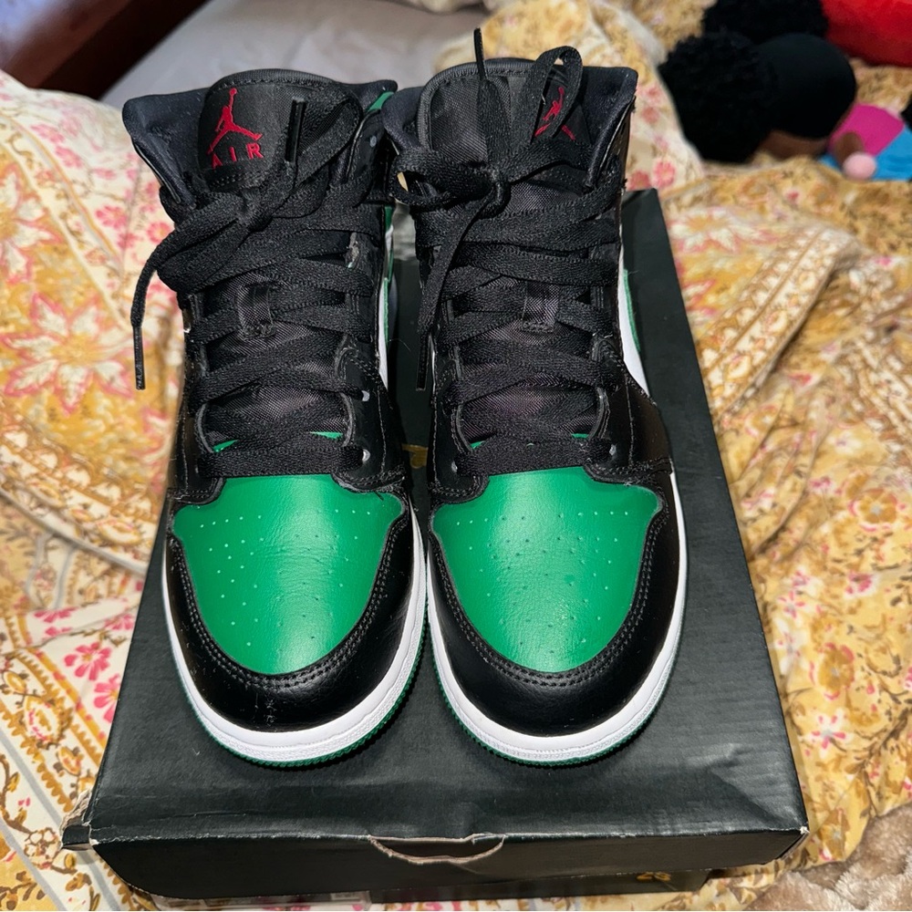 Jordan 1 Mid